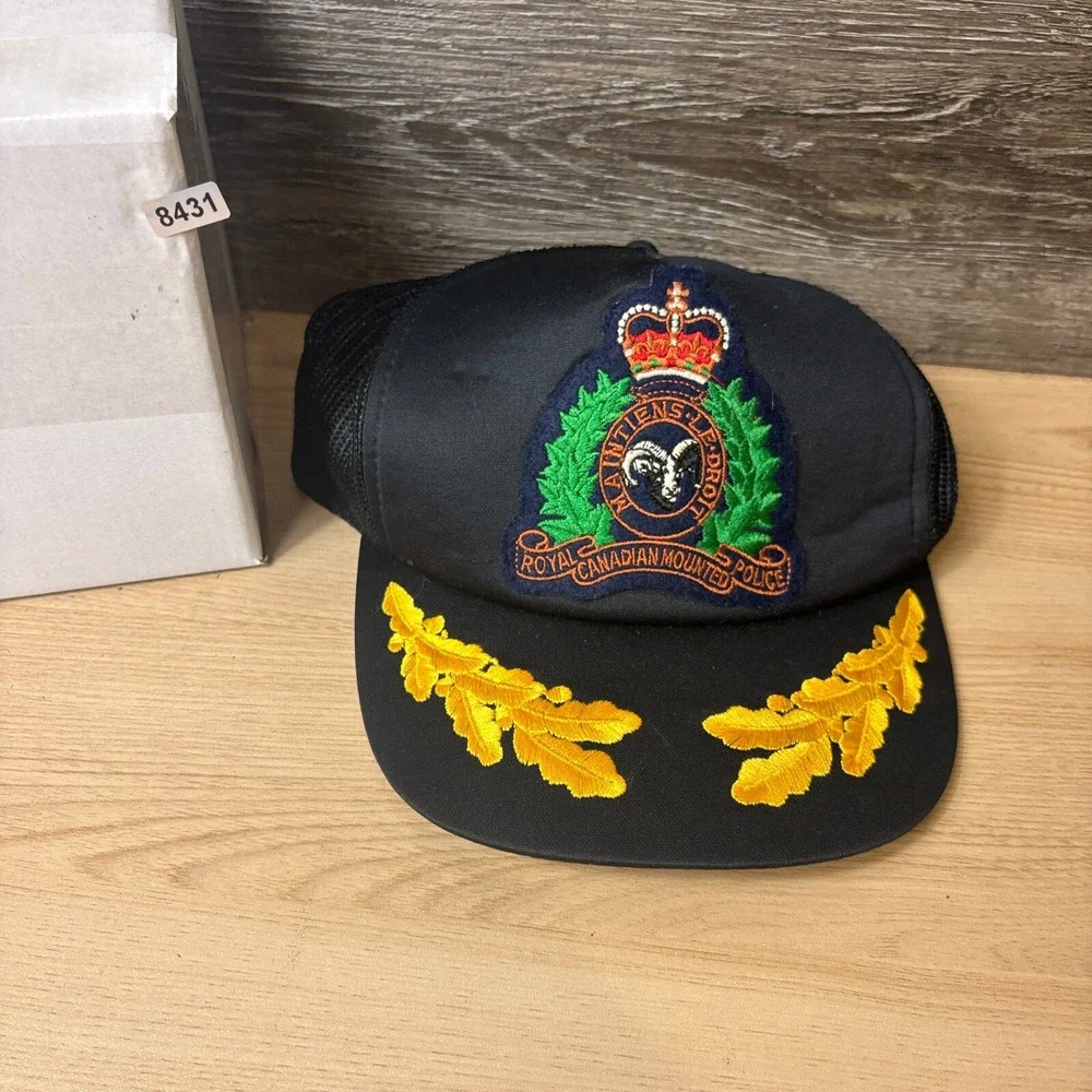 Vintage Royal Canadian Hat Cap Snap Back‎ Black Trucker Adjustable